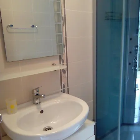 15292b Apartment *
