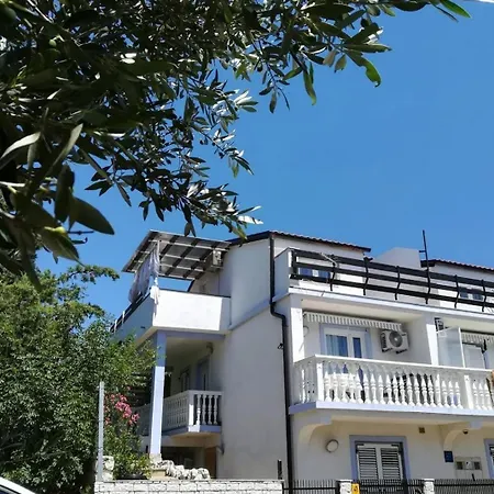 15292b Apartment